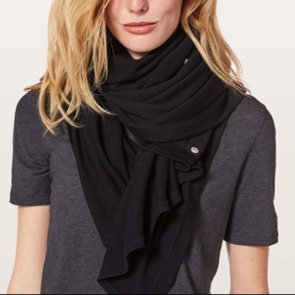Lululemon Rejuvenate Scarf - Black